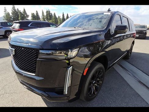 Used 2024 Cadillac Escalade ESV Sport Platinum w/ LPO, ONYX Package image 7