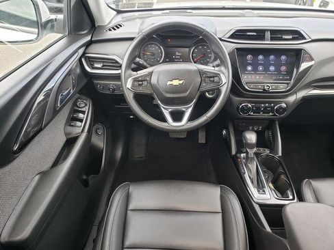Used 2021 Chevrolet TrailBlazer LT w/ Sun and Liftgate Package AWD/4WD image 17