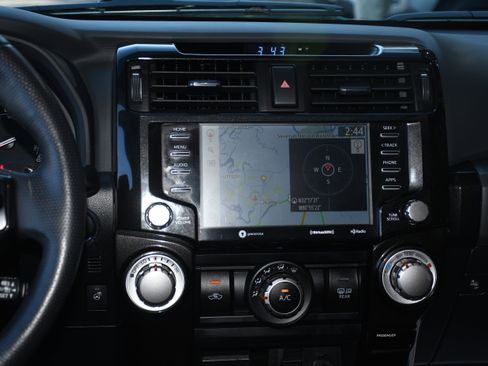 Certified 2024 Toyota 4Runner TRD Off-Road Premium image 17