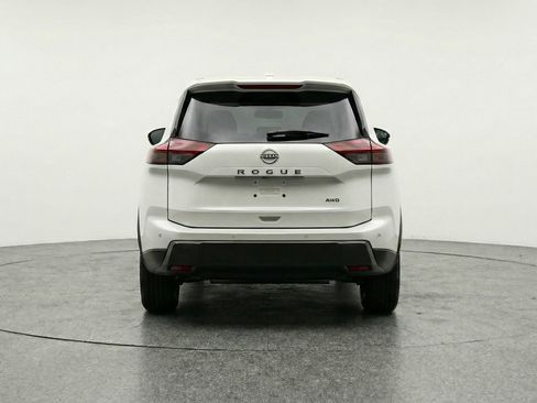 Used 2025 Nissan Rogue SV image 7