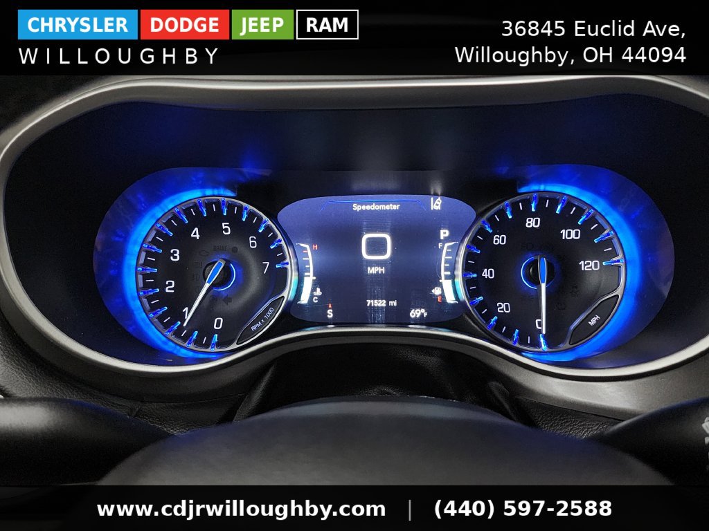 Used 2024 Chrysler Pacifica Touring-L FWD image 18