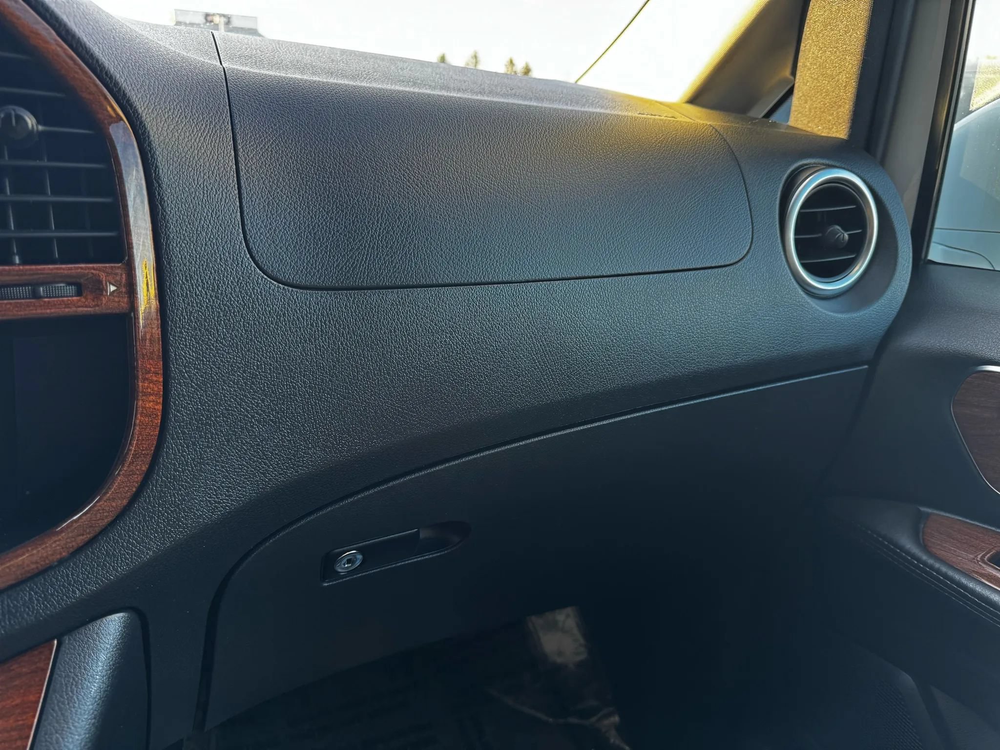 Used 2017 Mercedes-Benz Metris Passenger image 89
