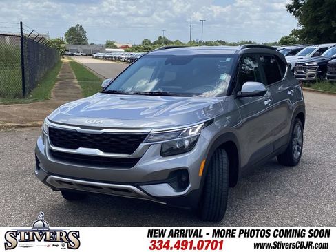 Used 2022 Kia Seltos S FWD image 3