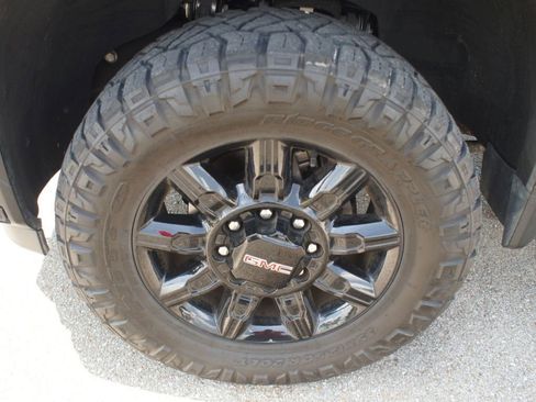 Used 2024 GMC Sierra 2500 AT4 w/ AT4 Premium Plus Package AWD/4WD image 25