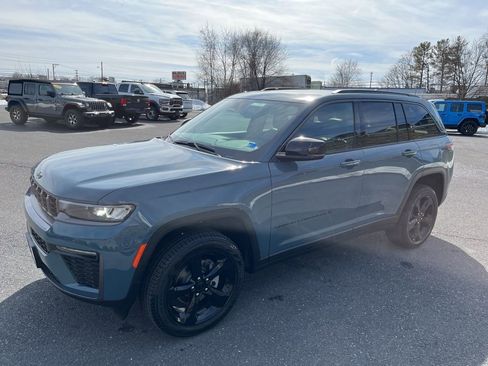 New 2026 Jeep Grand Cherokee Limited w/ Limited Altitude Package image 5