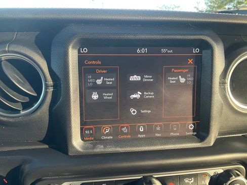 Used 2023 Jeep Wrangler Unlimited Sahara image 21