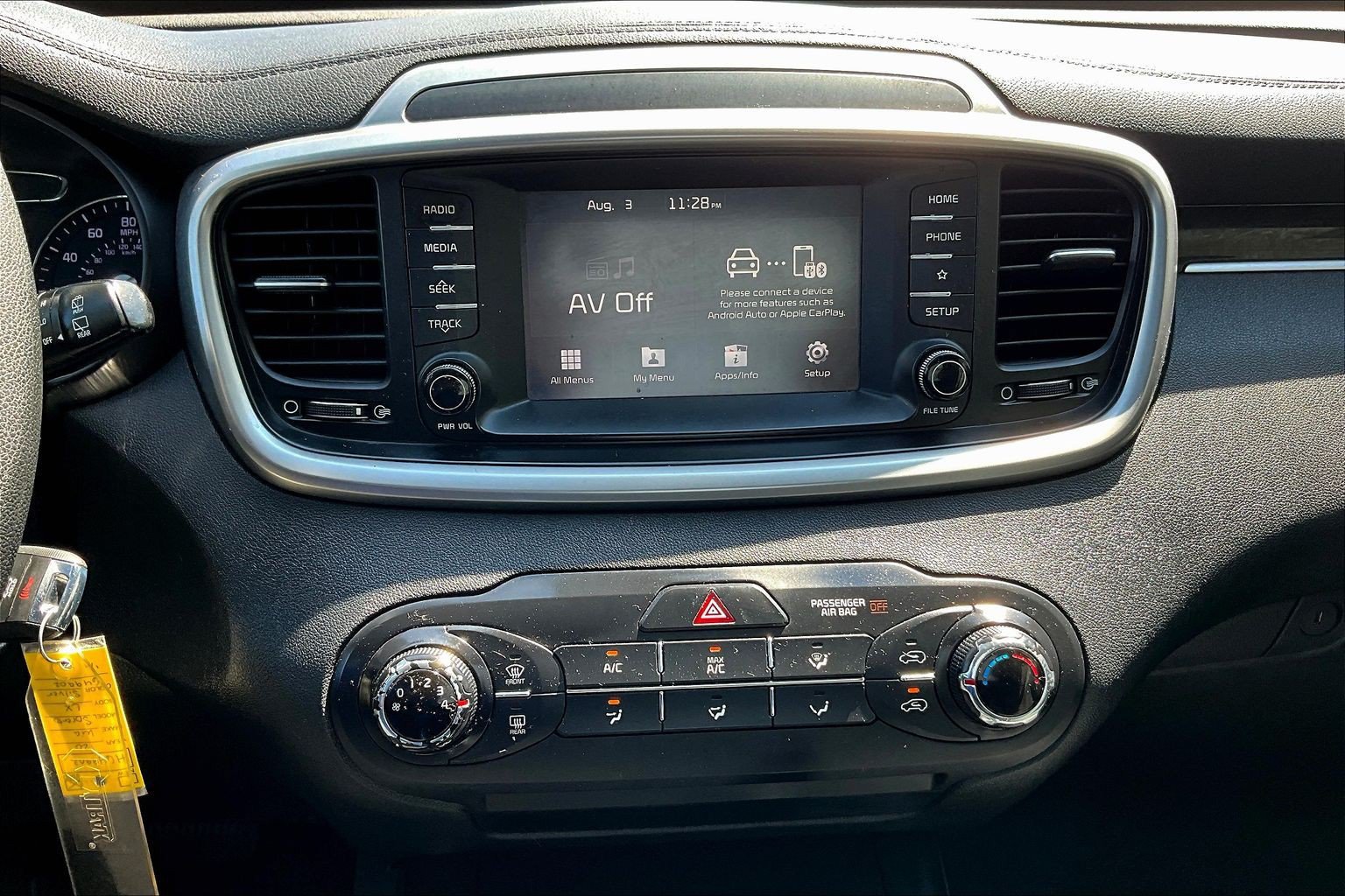 Used 2020 Kia Sorento LX FWD image 13
