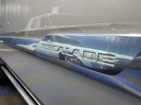 Used 2015 Cadillac Escalade Premium image 62