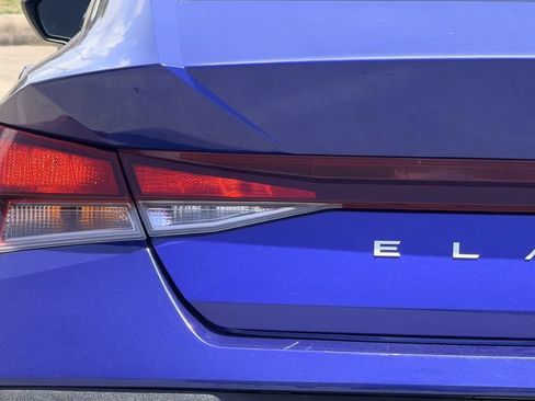 Used 2024 Hyundai Elantra SEL FWD image 9