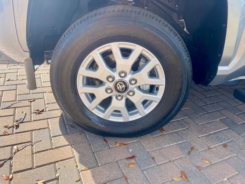 Used 2025 Toyota Tacoma SR5 image 10