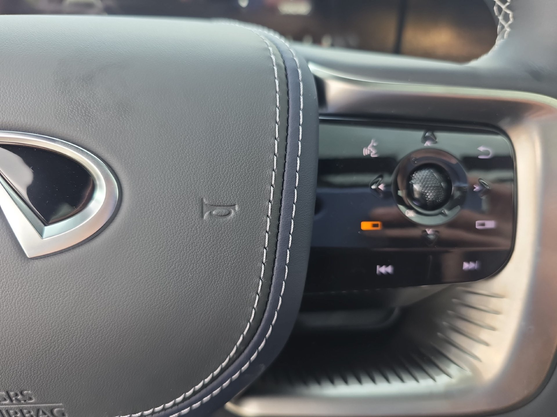 New 2026 INFINITI QX80 4WD w/ Sport Exterior Package image 18