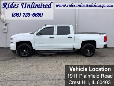 Used 2018 Chevrolet Silverado 1500 LT w/ All Star Edition image 3