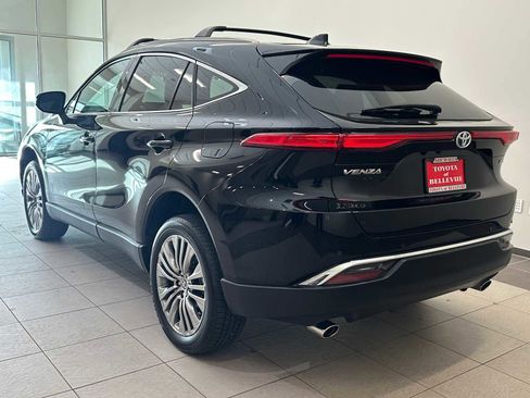 Certified 2024 Toyota Venza XLE AWD/4WD image 4