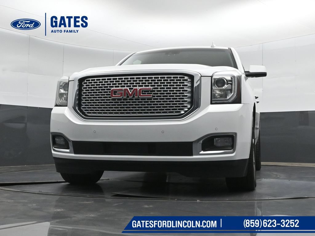 Used 2017 GMC Yukon Denali w/ Open Road Package AWD/4WD image 43