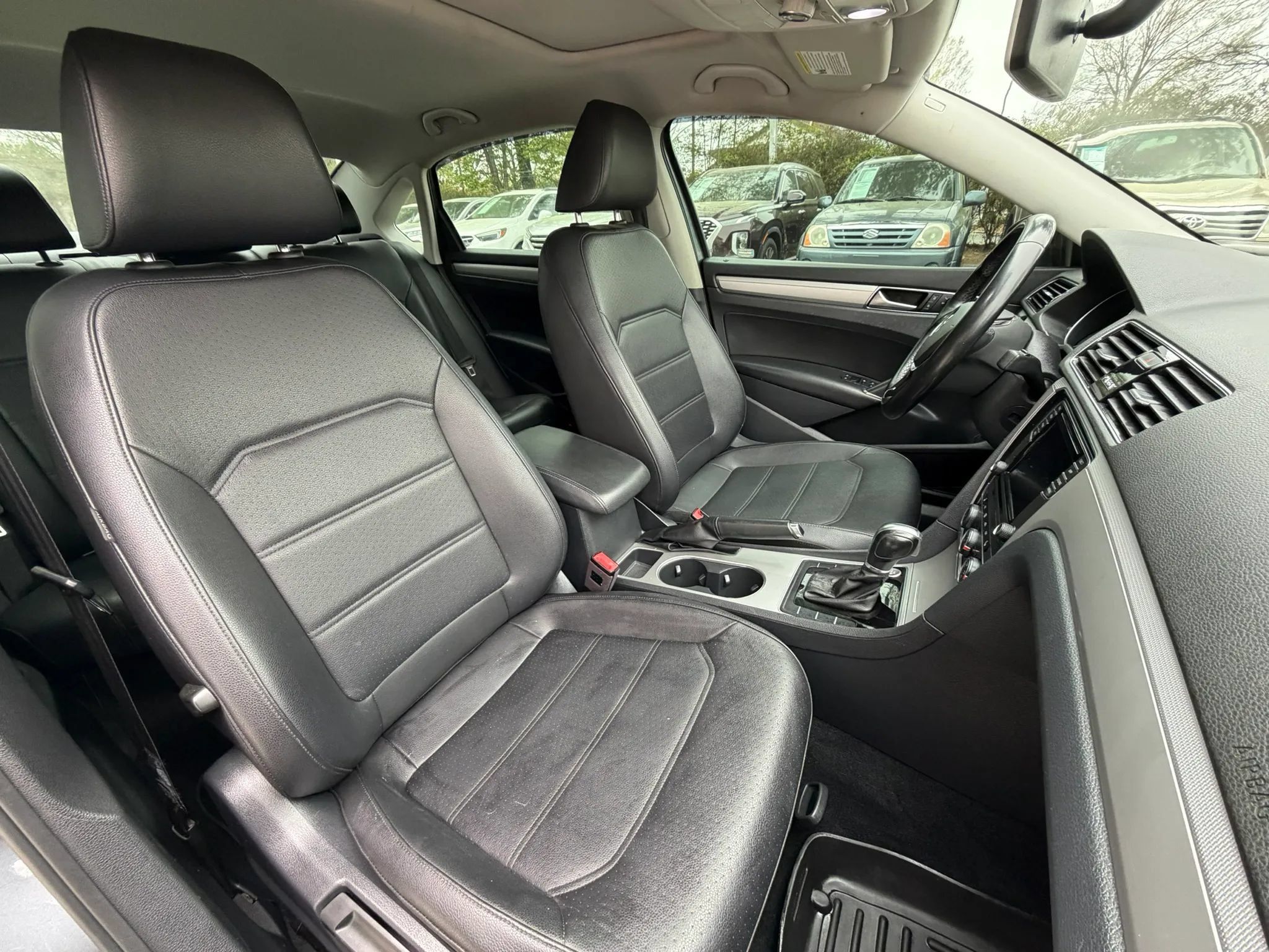 Used 2019 Volkswagen Passat 2.0T Wolfsburg FWD image 9