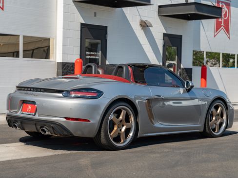 Used 2021 Porsche 718 Boxster RWD image 24