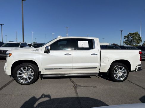 Used 2023 Chevrolet Silverado 1500 High Country w/ High Country Premium Package AWD/4WD image 2
