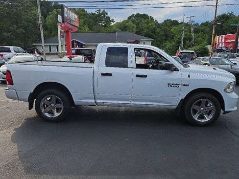 Used 2016 RAM 1500 Express AWD/4WD image 3