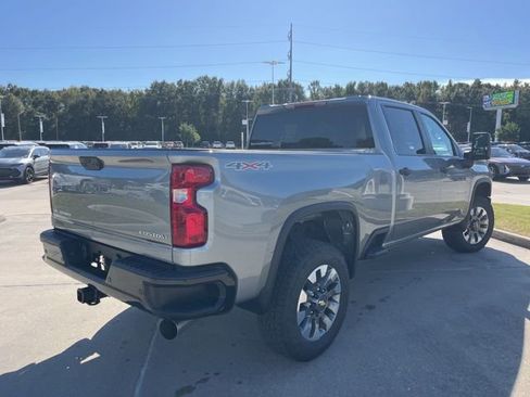 Used 2026 Chevrolet Silverado 2500 Custom w/ Custom Value Package image 12