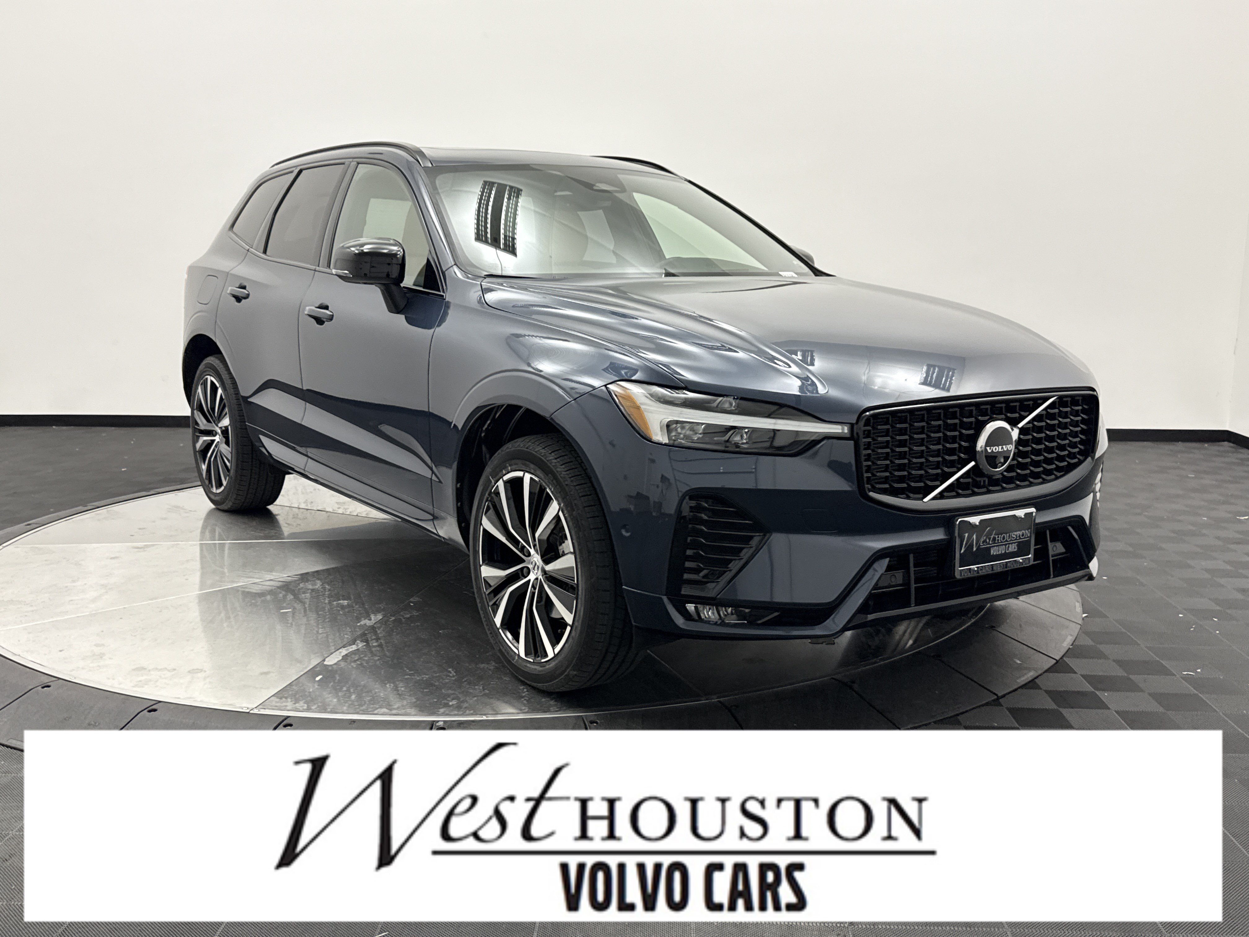 Certified 2024 Volvo XC60 B5 Ultimate w/ Protection Package Premier AWD/4WD image 1
