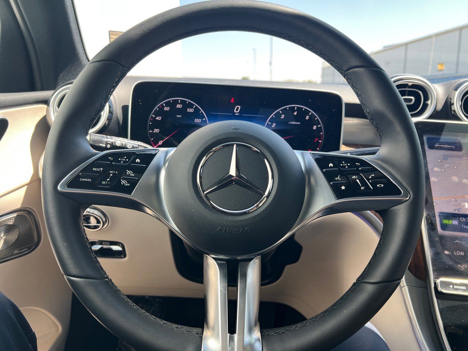Used 2026 Mercedes-Benz GLC 300 image 24