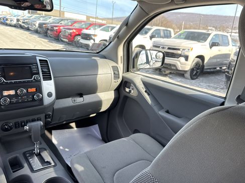 Used 2018 Nissan Frontier SV w/ Value Truck Package image 15