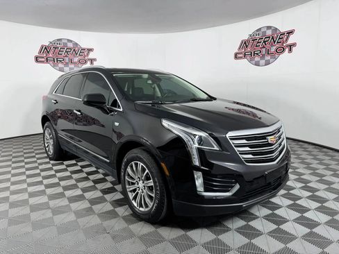 Used 2017 Cadillac XT5 Luxury w/ Driver Awareness Package FWD image 9