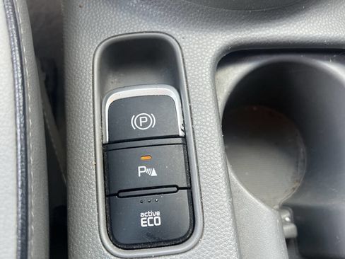 Used 2017 Kia Soul EV + FWD image 17