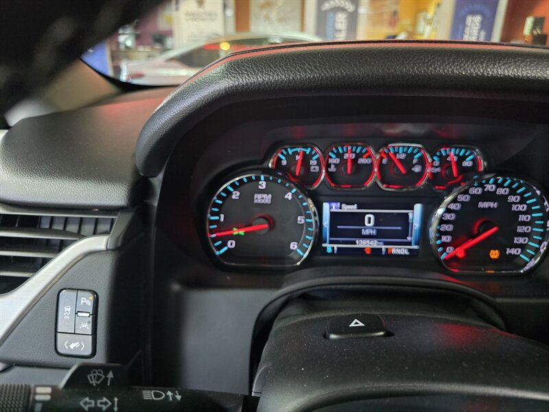 Used 2017 GMC Yukon SLT w/ Premium Edition AWD/4WD image 38