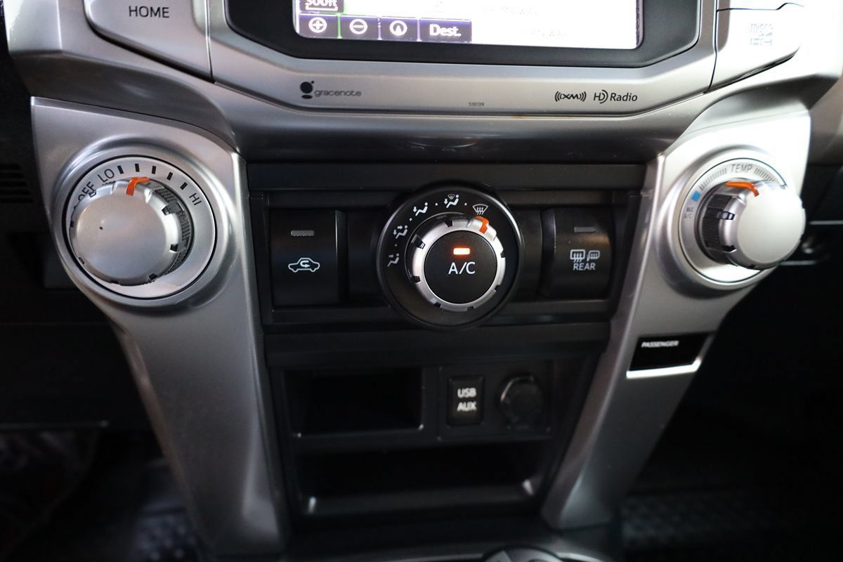Used 2018 Toyota 4Runner SR5 AWD/4WD image 31