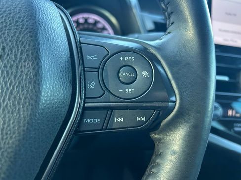 Used 2024 Toyota Camry SE image 19