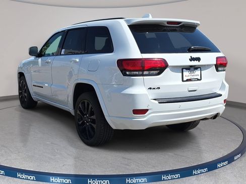 Used 2018 Jeep Grand Cherokee Altitude AWD/4WD image 8
