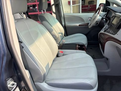 Used 2013 Toyota Sienna Limited w/ Premium Pkg AWD/4WD image 22