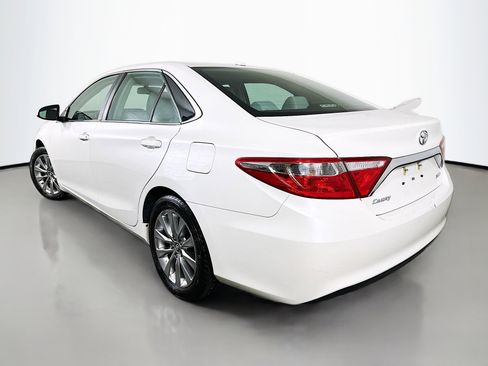 Used 2017 Toyota Camry XLE image 5