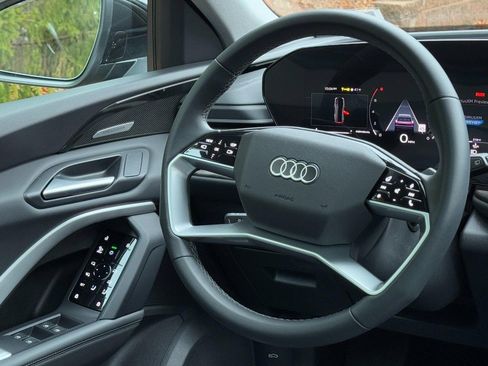 Used 2025 Audi Q5 Premium Plus w/ Premium Plus image 12