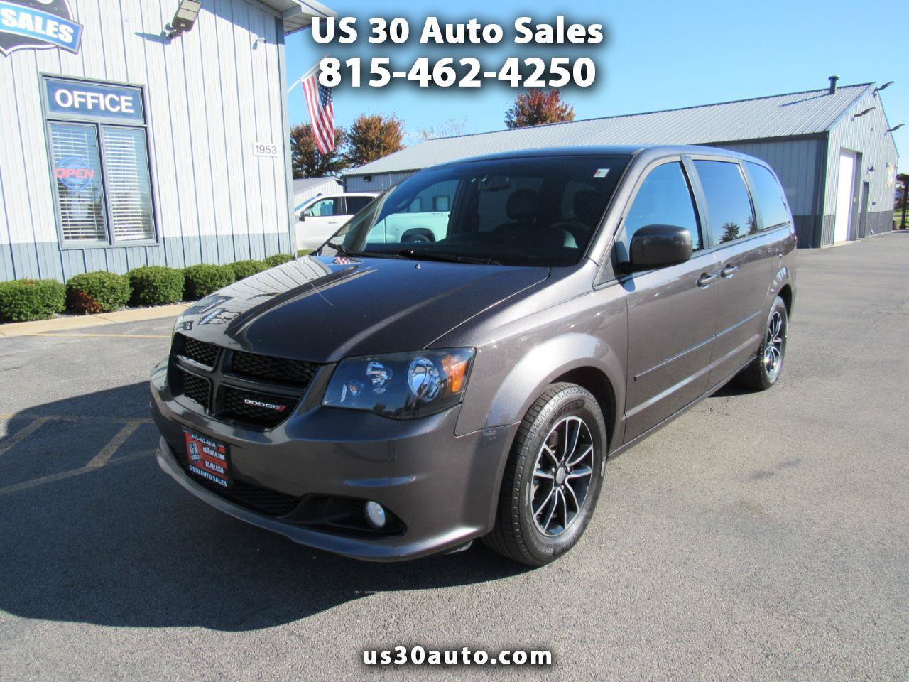 Used 2015 Dodge Grand Caravan SXT FWD image 1