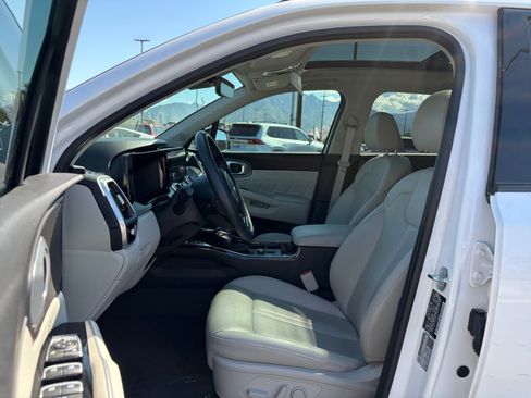 Used 2023 Kia Sorento SX AWD/4WD image 11