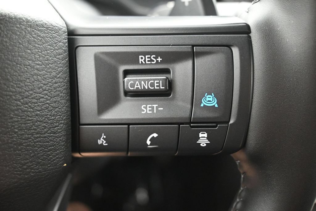 Certified 2026 Nissan Rogue SV AWD/4WD image 33