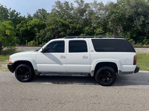 Used 2003 Chevrolet Suburban Z71 AWD/4WD image 8