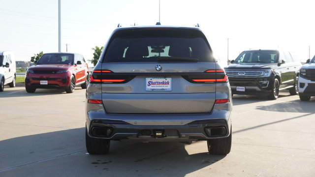 Used 2024 BMW X7 xDrive40i w/ Executive Package AWD/4WD image 4