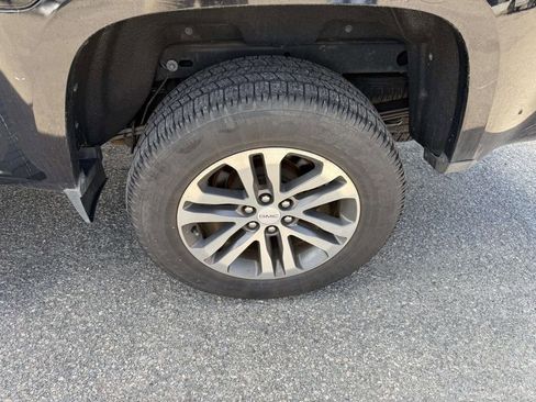 Used 2016 GMC Canyon SLE w/ Nightfall Edition RWD image 9