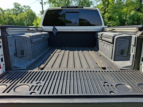 Used 2018 Nissan Titan Platinum Reserve AWD/4WD image 15
