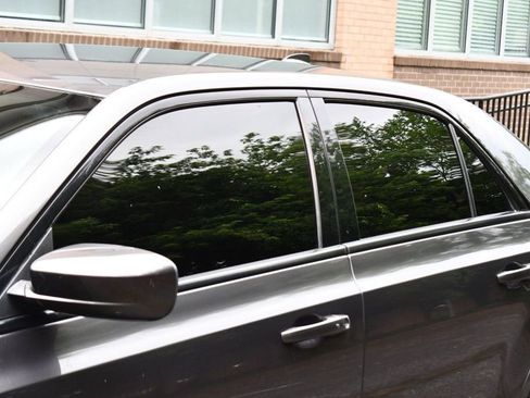 Used 2019 Chrysler 300 S image 4