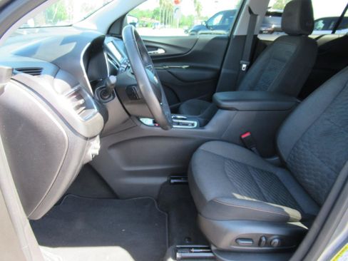 Used 2018 Chevrolet Equinox LT FWD image 18