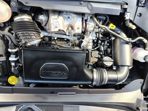 Certified 2023 Jeep Compass Latitude image 14