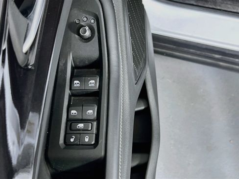 Used 2023 Jeep Grand Cherokee Laredo AWD/4WD image 17