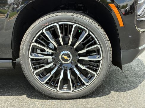 New 2026 Chevrolet Tahoe High Country AWD/4WD image 6