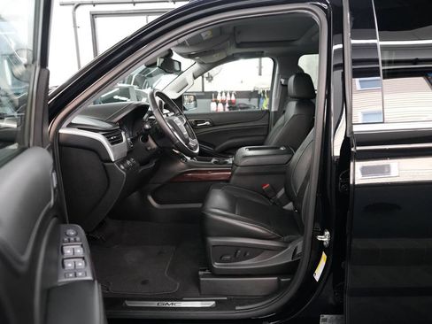 Used 2020 GMC Yukon XL SLT w/ Open Road Package AWD/4WD image 27