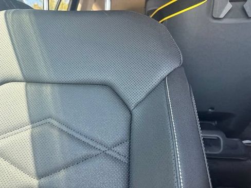 Used 2025 Volkswagen Atlas SE FWD image 8