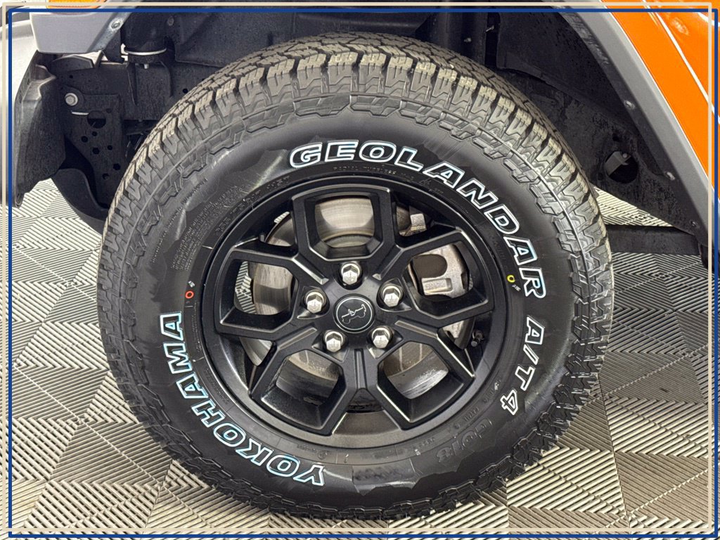 Certified 2025 Jeep Gladiator Sport AWD/4WD image 18